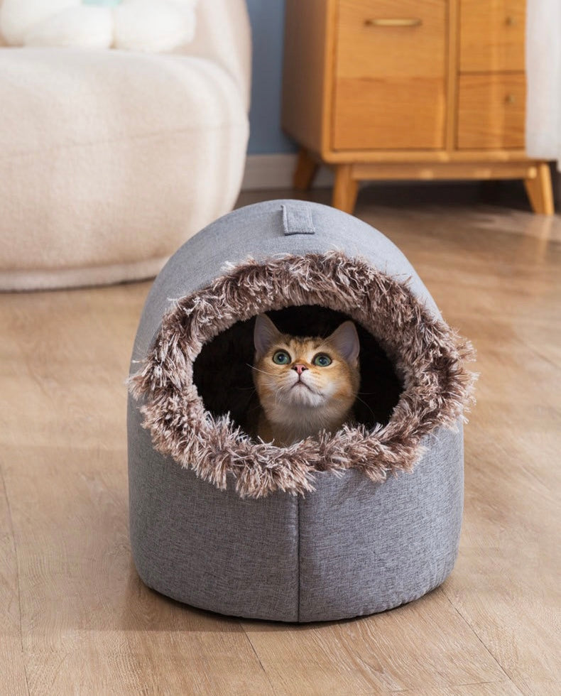PRINCE PREFERRED Hand-Held Cat House